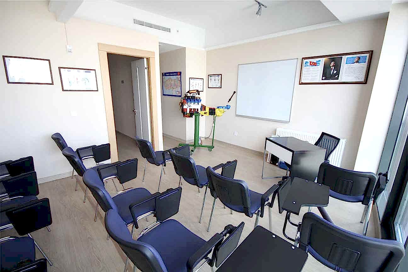 Anadolu Yakası Sürücü Kursu | Ehliyet Almanın Tam Zamanı‎